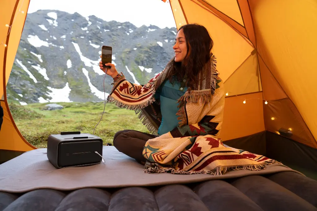 EF_LS_EB600_NA_03_RGB (1).webp