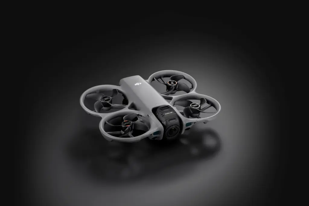 Dron_DJI_AVATA_360_RC-2_2.webp
