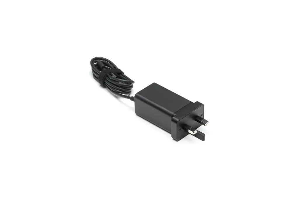 dji-cargador-65w-2.webp